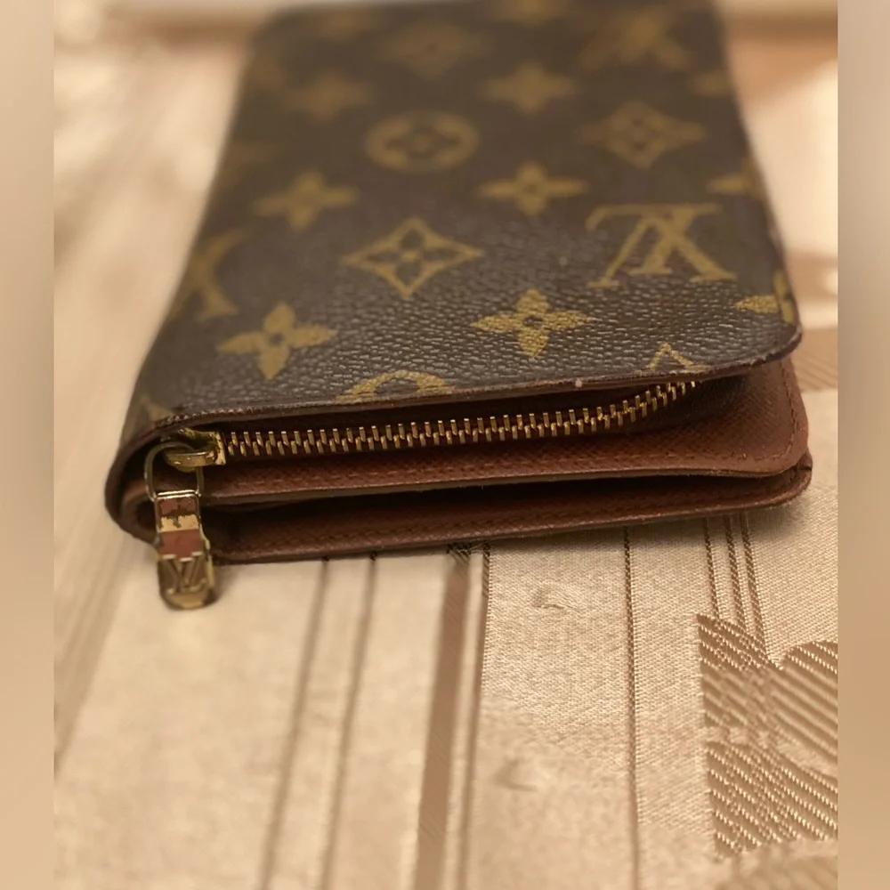 Louis Vuitton coated canvas monogram wallet